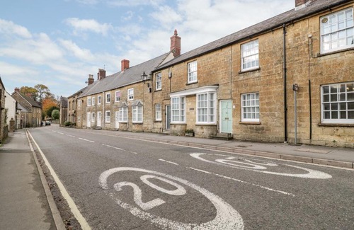 Beaminster House | Yarn Cottage