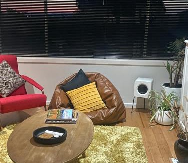 Healesville House | Yarra Valley Events Accommodation comfortably suits 6 Adults or Family Newly Renovated with linen & towels supplied Welcome to No 4