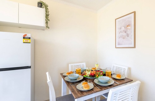 Nelson Bay Apartment | Yarramundi, 4,47 Magnus Street - air conditioned unit with air con, wi-fi, water views and close to town