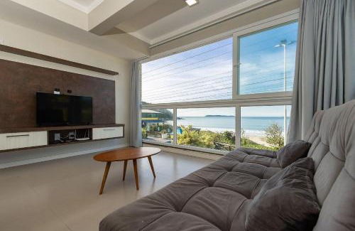 Quatro Ilhas Apartment | Yasmin 102 – Lindo Apartamento com Vista Panorâmica para o Mar em Quatro Ilhas, com Roupa de Cama e Toalhas Inclusas.