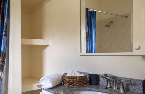 Mammee Bay House | Yaso Nice - Fully A/C 3 Bedroom Ensuite. 8 minutes to Dunn’s River. Pool & WIFI