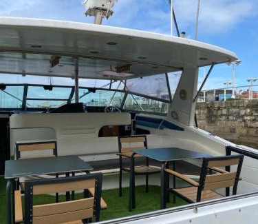 Gijon Boat Rental | Yate en Gijon , experiencia única