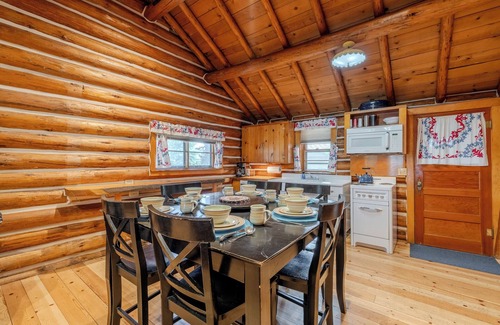 West Yellowstone Cabin | YCC Cabin - Roam Property Management