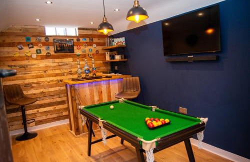 Crawley City Centre House | Ye Olde Cottage