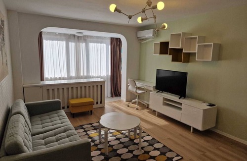 Bucharest City-Centre Apartment | Yellow Apartment - Cismigiu Gardens