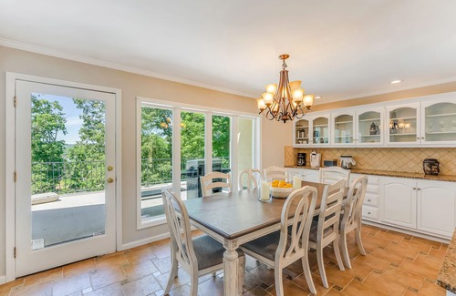 Cullman House | Yellowhammer Hill: 5 BR, 3.5 BA House in Cullman, Sleeps 17