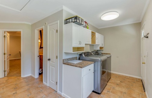 Cullman House | Yellowhammer Hill: 5 BR, 3.5 BA House in Cullman, Sleeps 17