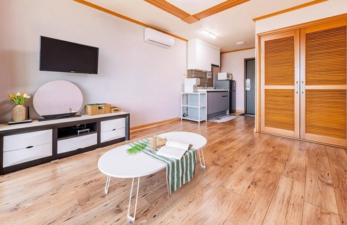 Suwon House | Yeongheungdo Noeul&bada Pension
