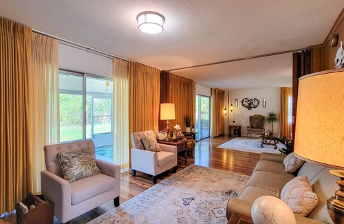 Rockledge House | Yesterday's Retreat- Retro Relaxation in Rockledge