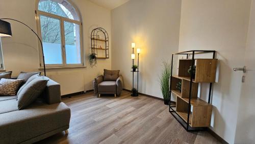 Mitte Apartment | YFB-170m2 Apartment für bis zu 15, modern, 1min zu UBahn, Ruhige Lage, Parkplätze, WIFI, Netflix, Kindergerecht
