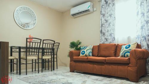 Constant Spring Apartment | Yhavarees Comfy Oasis 2-Bed Aprt- Central & Secure