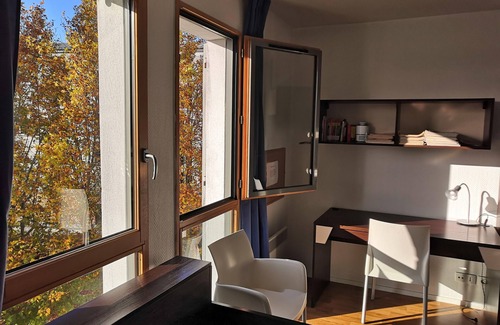 Chemin de l'Ile Apartment | Yifan's Sunny Studio 10 Minutes à La Défense