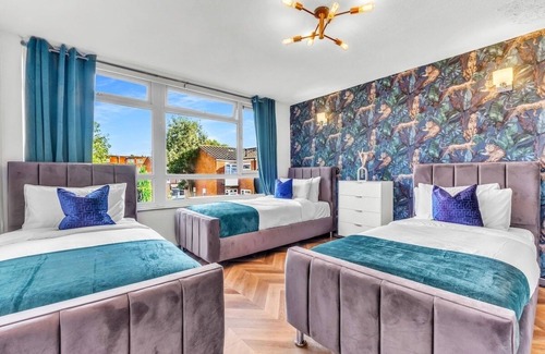 Bordesley House | YINMAE - Sleeps 10 BHAM City Centre | Work, Family & Groups