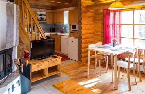 Akaslompolo House | Ylläksen Tunturihonkamaja A 1 by Interhome