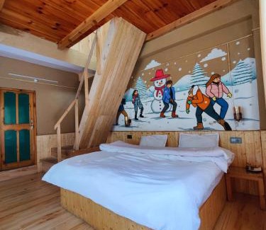 Shoja Ski Chalet | Yolo Hostel & Stays