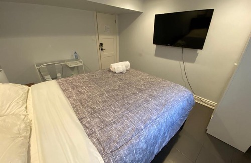 Newtonbrook House | Yonge and Finch Subway !SS Spacious & Quiet Private Bdr with Shared Bathroom