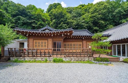 Yongin House | Yongin Yejik Hanok Pension