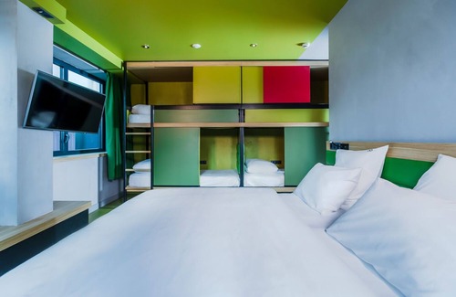 Grenelle Hotel | Yooma Urban Lodge Tour Eiffel