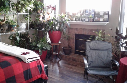 Northwest Edmonton Bed & Breakfast | You're Always Home 6 - Double Bed/Continental Breakfast - SEMI PRIVATE