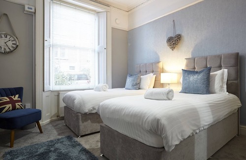 Bristol Villa | Your Apartment | Bristol The Sunningdale - No.1