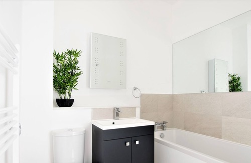 Cotham House | Your Apartment Rowan Tree - No 5