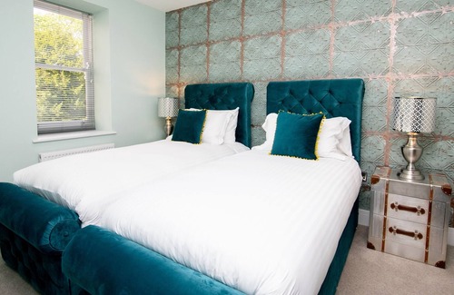 Cotham House | Your Apartment Rowan Tree - No 5