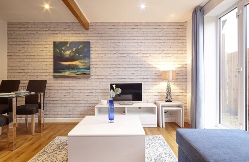 Brislington Villa | Your Apartment Savoy Place - No.5