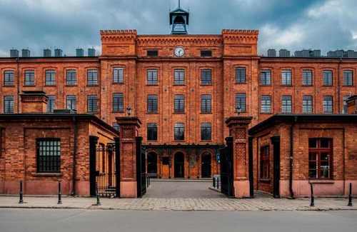 Lodz Apartment | Your Aparts - Lofty Scheiblera