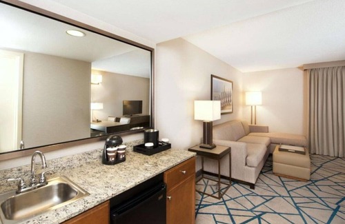 East Lake Hills House | Your base along the I-90 Business Corridor