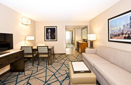 East Lake Hills House | Your base along the I-90 Business Corridor
