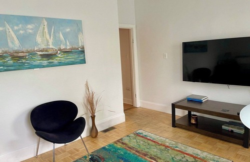 Hyde Square Condo | Your cozy home away from home, close to subway and downtown Boston
