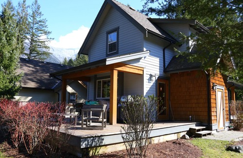 Lindell Beach Cottage | Your Cozy Little Cottage