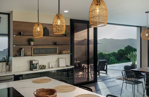 La Libertad Villa | Your dream coastal & mountain view paradise