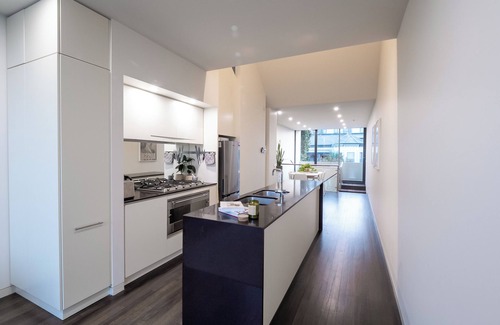 Northcote House | Your home away from home! Just 50m from the World's Coolest Street.