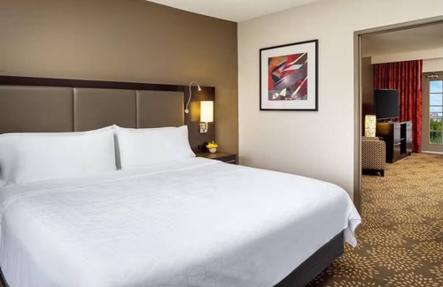 Camelback East Hotel | Your Home Away from Home | Pool, Pet-Friendly, and Relaxing Outdoor Space