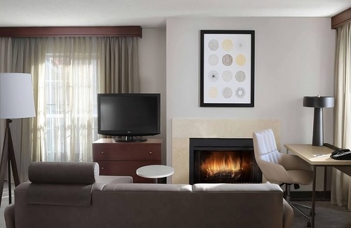 Northeast Heights Hotel | Your Home Away from Home in Vibrant Albuquerque! Free Breakfast, Full Kitchen!