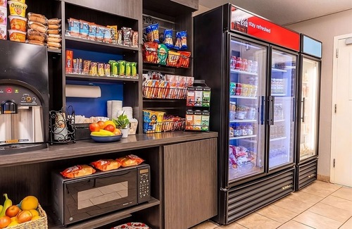 South Hills Hotel | Your Home Away from Home in Pittsburgh! Fully-equipped Kitchen, Pets Allowed!