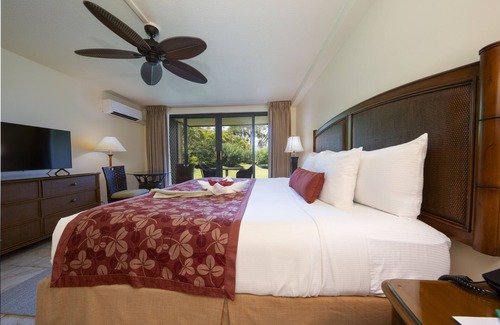 Princeville Hotel | Your Home Away from Home! 3 Relaxing Units, Full Kitchen, Swimming Pool!