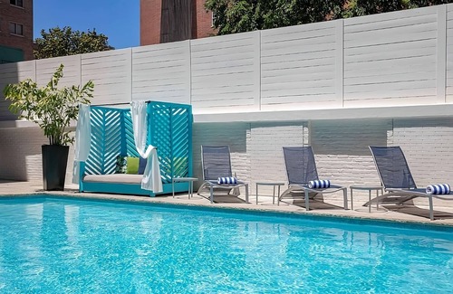 Dupont Circle House | Your Home Away From Home! Close to Washington DC Zoo, w/Outdoor Pool!
