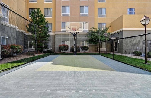 Albuquerque House | Your Home Away in Albuquerque! Free Breakfast, Full Kitchen, Pets Allowed!