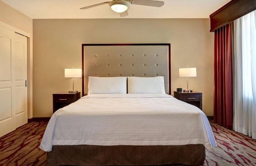 Albuquerque House | Your Home Away in Albuquerque! Free Breakfast, Full Kitchen, Pets Allowed!