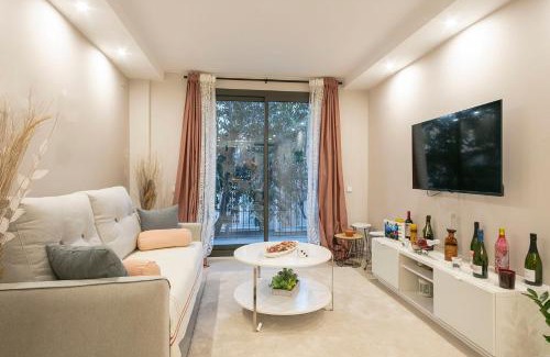 Collblanc y La Torrassa Apartment | YOUR HOME- Apartment Camp Nou 1