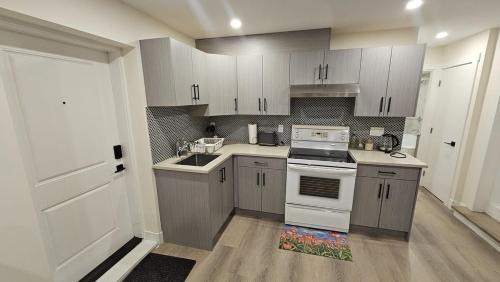 Delta House | Your Home - Spacious Private Suite