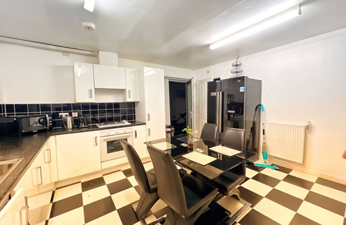Birmingham House | Your home when you stay in Birmingham