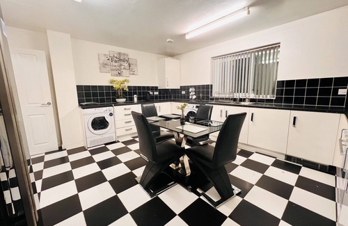 Birmingham House | Your home when you stay in Birmingham