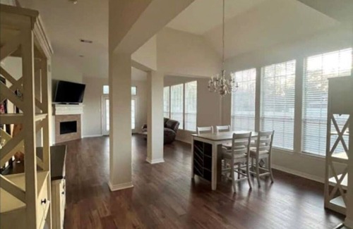 Cypress House | Your Houston Home - Near Houston Attractions!