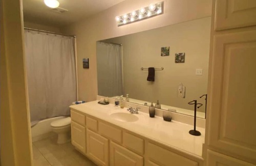 Cypress House | Your Houston Home - Near Houston Attractions!