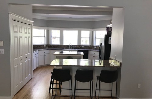Dune Allen Beach House | Your Ideal Family Getaway Awaits – Pet-Friendly and Short walk to the Beach!