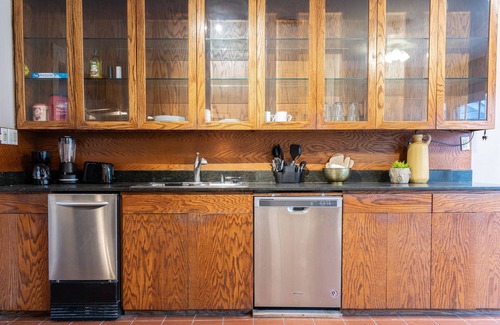 Neartown House | Your Montrose Gem! Sleeps 25/9BR/4BA/6PA