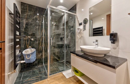Zlatibor House | Your Oasis - Private Apt in Zlatibor's Finest 5-Star Spa Hotel - Family Getaway